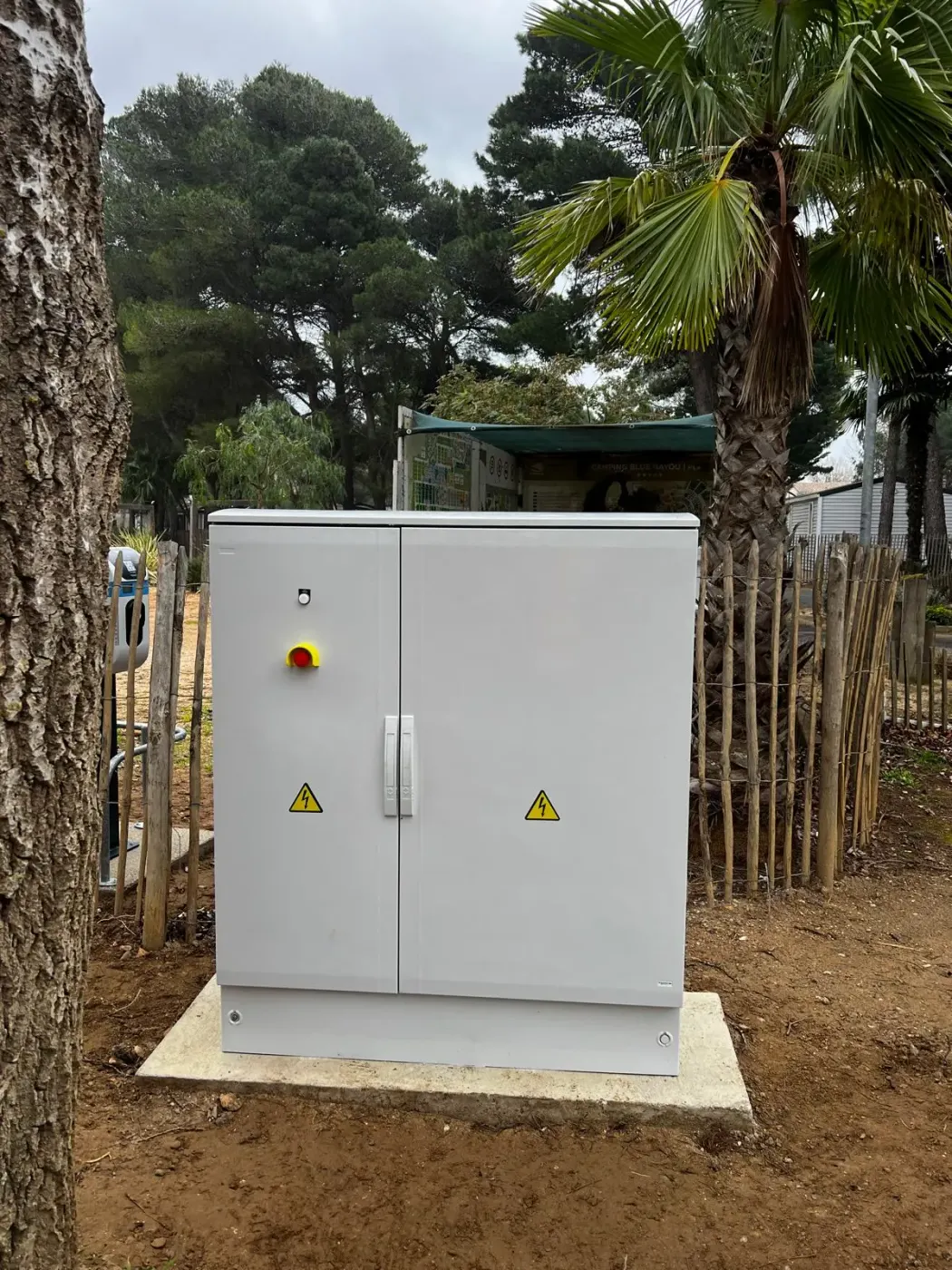 Borne de recharge V2C installée dans un garage à Montpellier